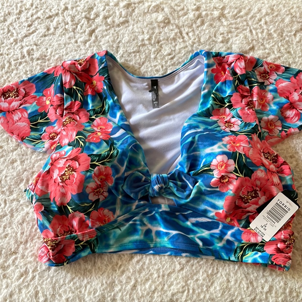 TORRID 2X 18/20 BIKINI TOP FLUTTER SLEEVE WATER FLORAL